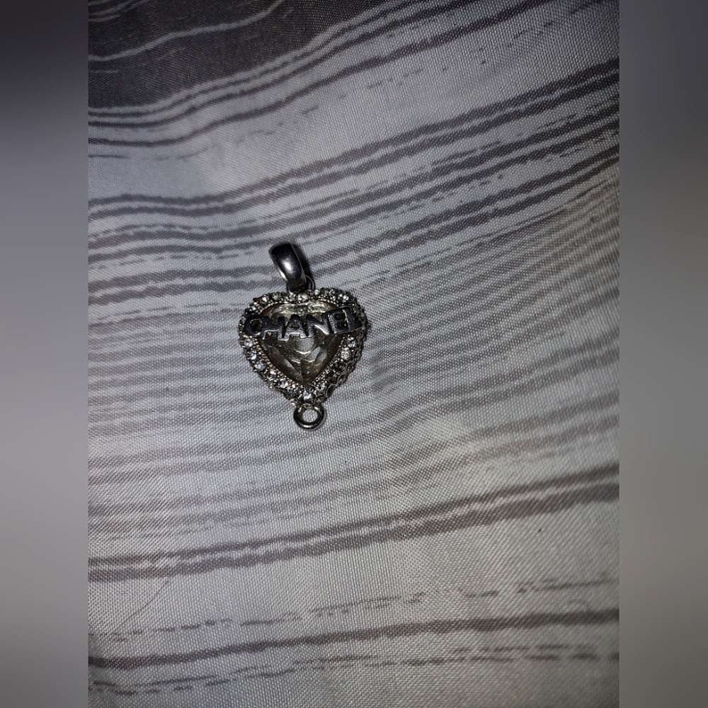 Women's Chanel necklace pendant